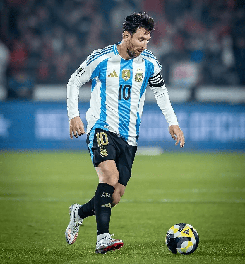 纳瓦罗预感哈兰德会复制姆巴佩的历程，“小蜘蛛”要加强核心力量（纳瓦罗：哈兰德或将走上姆巴佩相似之路，“小蜘蛛”需提升核心力量）