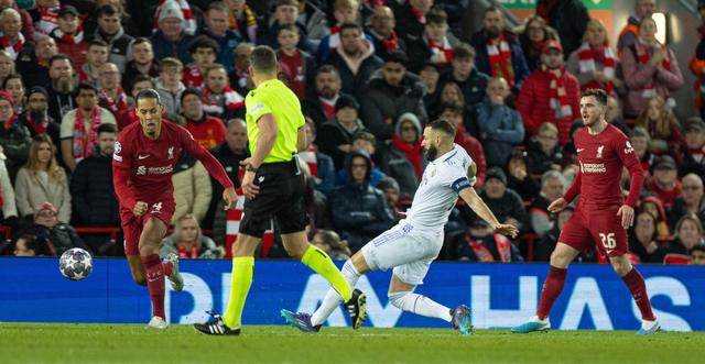 拉波尔塔犀利比喻：一群公鸡如何搅乱皇家马德里的鸡舍？（拉波尔塔妙喻：一群公鸡如何闹翻皇马鸡舍？）