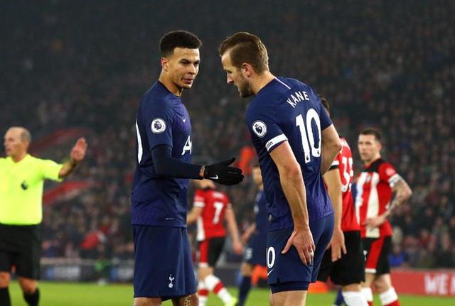 电讯报：布莱顿有意维拉中场博加德，以接替可能离队的巴莱巴（电讯报：布莱顿有意引进维拉中场博加德，或顶替可能离队的巴莱巴）