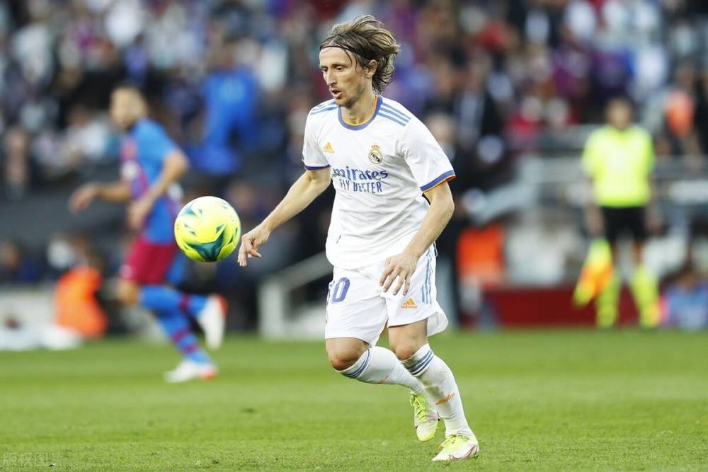 浙江稠州五人得分上双力克新疆，小组第一出线（浙江稠州五将上双击退新疆，锁定小组头名出线）