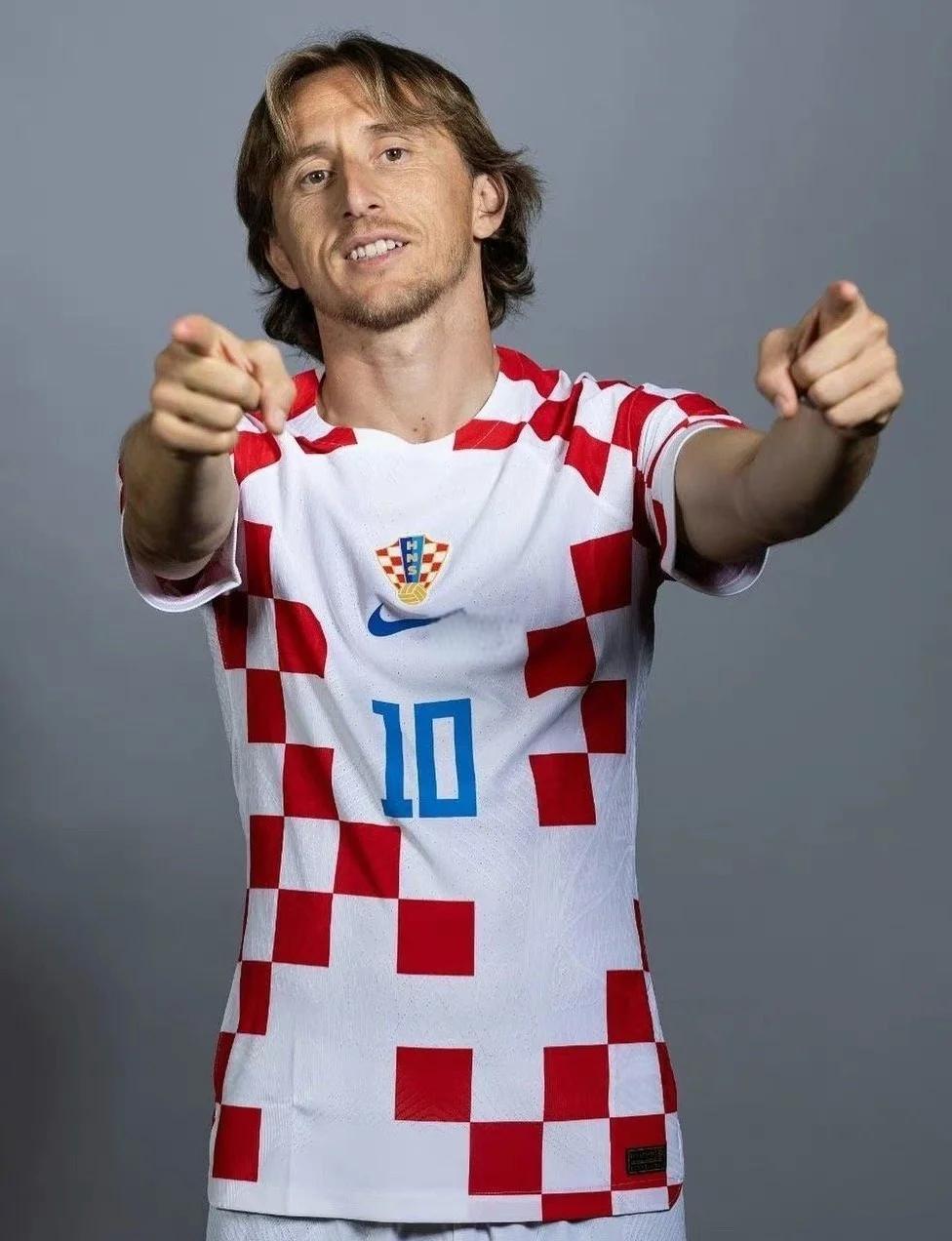 赫伊森复出，姆巴佩伤情更新，皇家马德里面临关键战（赫伊森回归，姆巴佩伤势最新进展，皇马迎来关键之战）