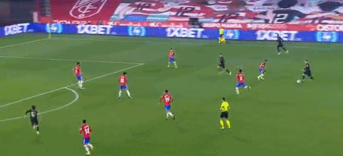 哈里·凯恩替补出场打入帽子戏法，五星拜仁轻松战胜斯图加特（哈里·凯恩替补戴帽，拜仁轻取斯图加特）