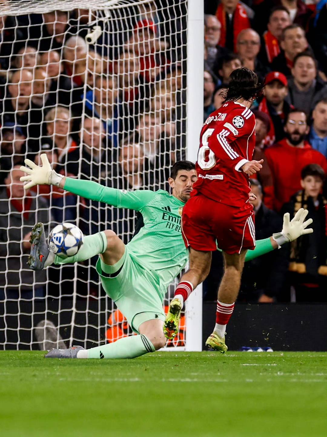 篮球社交属性为何如此强？（篮球的社交性为何格外突出？）